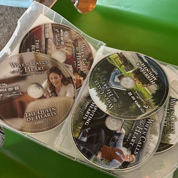 When Calls the Heart - Season 6 Collector's Edition Boxset - Edify Films 10 DVD - Picture 3 of 4